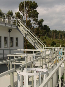 Inclined ladder and parapets 2